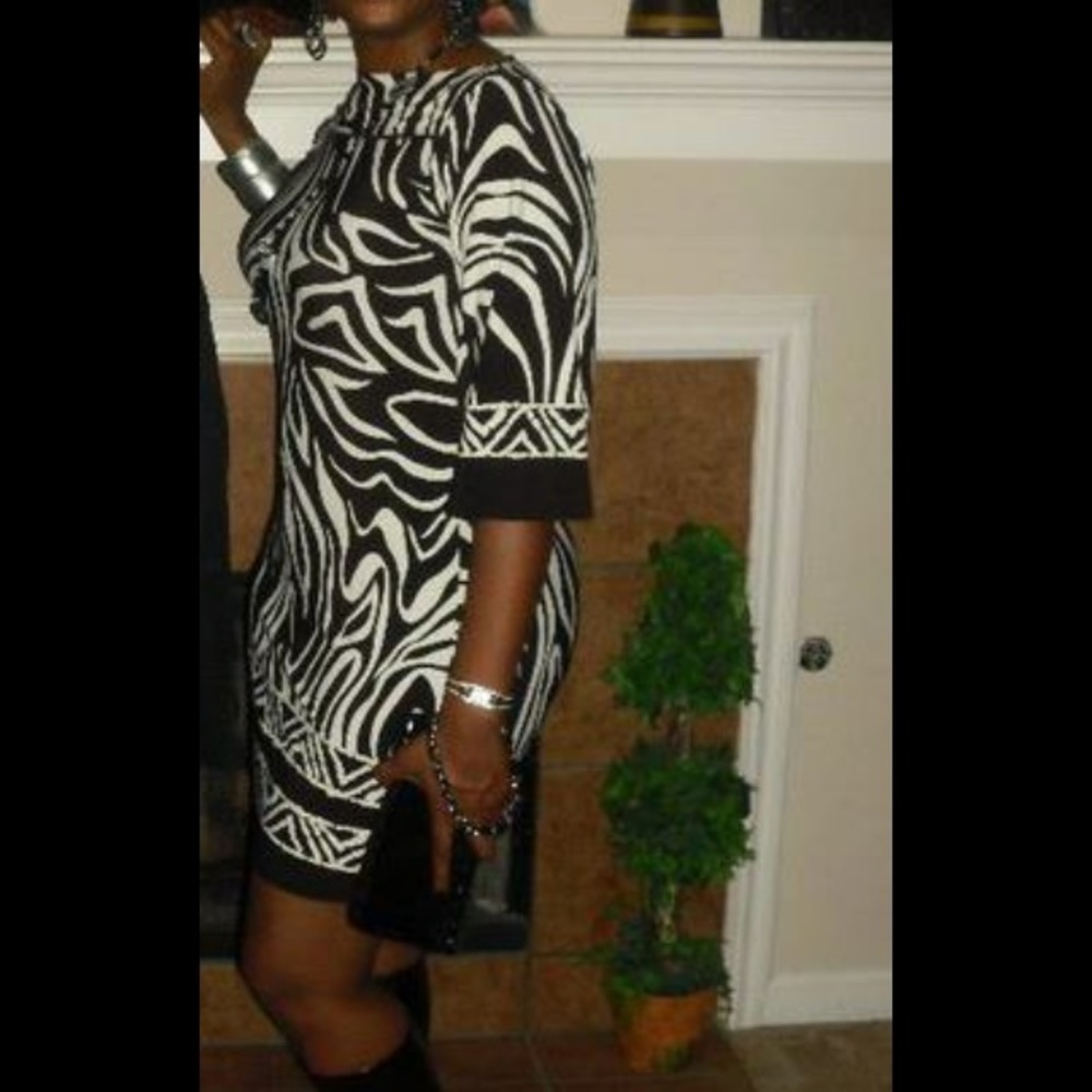 Dress - Picture 2 of 2